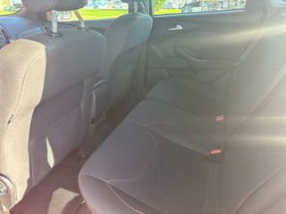 ¡SIN ENTRADA! FORD FOCUS 125CV