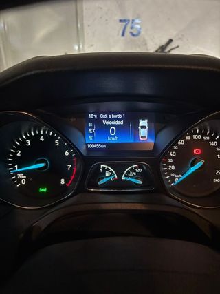 ¡SIN ENTRADA! FORD FOCUS 125CV