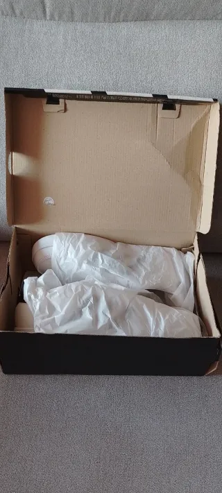 Zapatillas Adidas Blancas y Negras