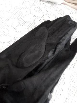 Guanti neri donna con fibbia dorata