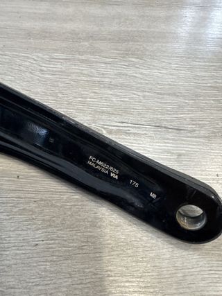 Pedaleira Shimano FC-M622/625