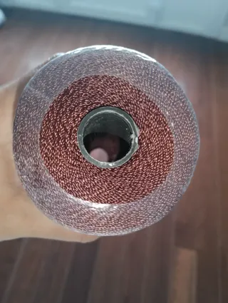 Bobinas de hilo de seda nuevas