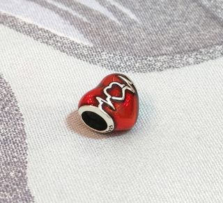 Colgante y cuentas Entre Corazones