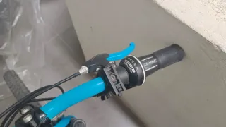 Bicicleta infantil Btwin azul y negra