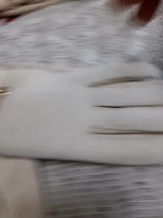 Guanti donna fibbia dorata bianchi