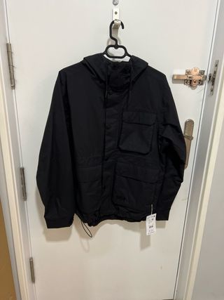 Abrigo Helly Hansen Negro Nuevo