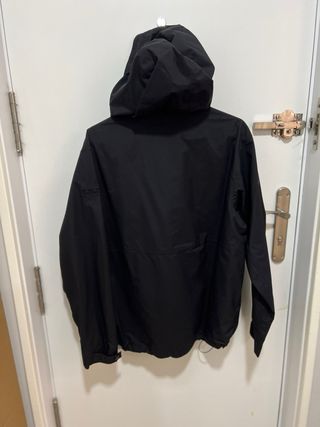 Abrigo Helly Hansen Negro Nuevo