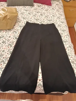 Pantalón negro ancho