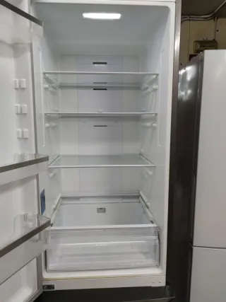 Nevera Samsung 203x60cm A+ no Frost con Garantia