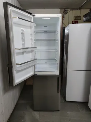 Nevera Samsung 203x60cm A+ no Frost con Garantia