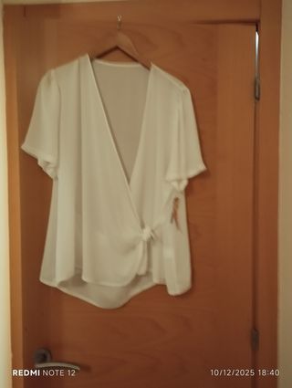 Blusa cruzada blanca talla 52 - Nueva
