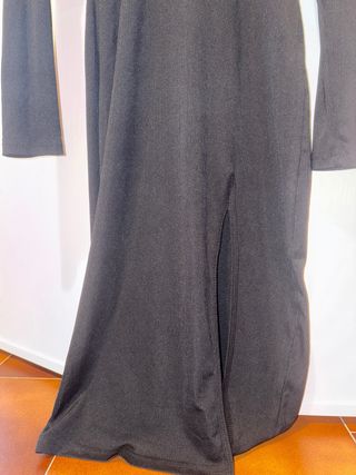 Vestito nero manica lunga con spacco