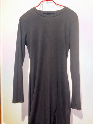 Vestito nero manica lunga con spacco