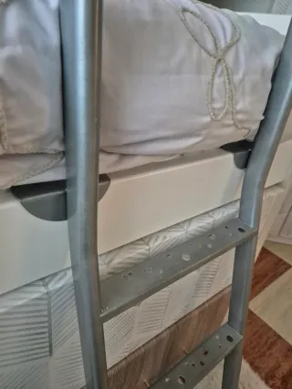 Escalera pequeña para cama nido