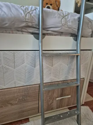 Escalera pequeña para cama nido