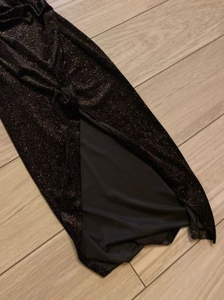 Vestito lungo aderente con spacco e brillantini