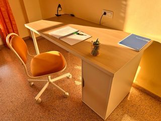 Escritorio 150x75 con silla y cajonera