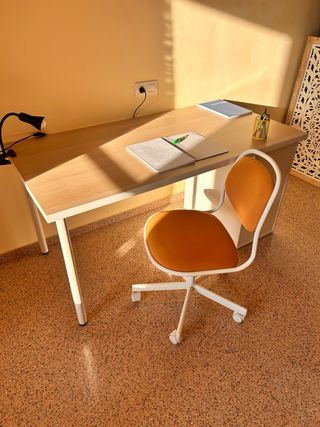 Escritorio 150x75 con silla y cajonera