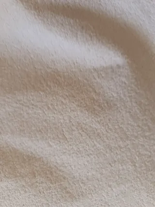 Cuna madera con colchón y sábanas