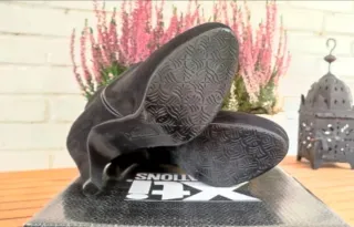 Botines Xti Negros Tacon Hebilla