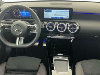 Mercedes-Benz Clase A Sedán 180 100 kW (136 CV)