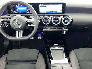 Mercedes-Benz Clase A Sedán 180 100 kW (136 CV)