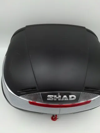 Baúl Shad SH37 con 2 llaves REF.08