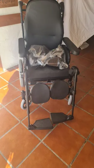 Silla de ruedas.Para personas con discapacidad fís