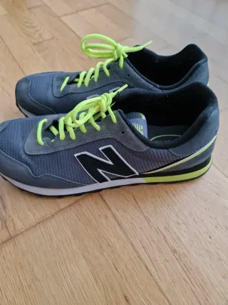 Zapatillas New Balance grises y verdes