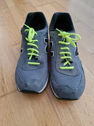 Zapatillas New Balance grises y verdes