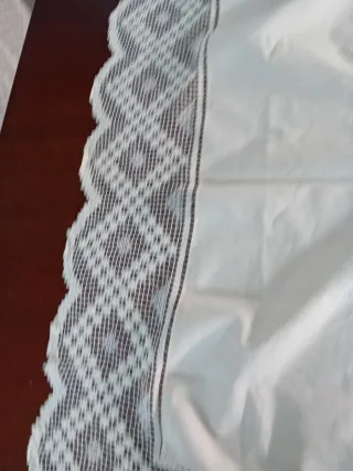 Tovaglietta ricamata a mano 80x80 cm