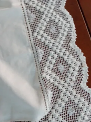 Tovaglietta ricamata a mano 80x80 cm