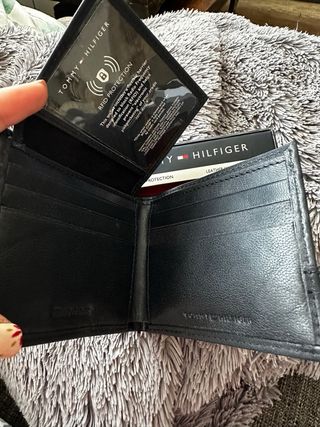 Cartera Tommy Hilfiger Negra Cuero RFID
