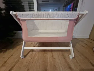 Minicuna rosa con estrellas