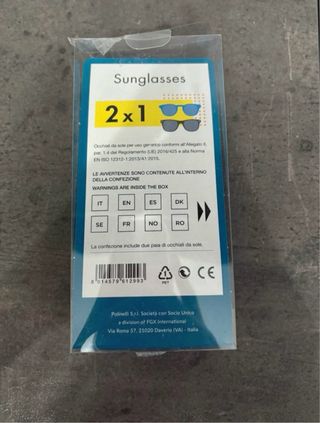 Occhiali da sole neri e blu