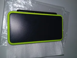 Nintendo New 2DS XL Negra y Lima