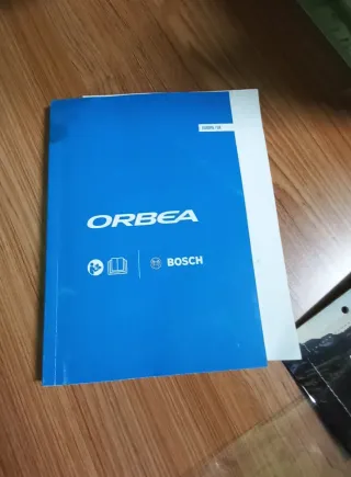 Bicicleta Eléctrica Gris Orbea optima.