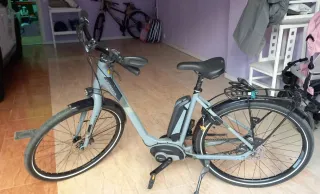 Bicicleta Eléctrica Gris Orbea optima.