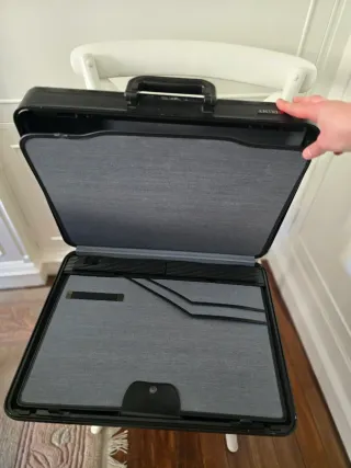 Maletín Delsey metálico vintage