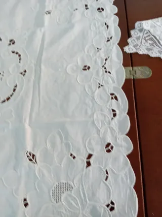 Tovaglia intaglio 80x80 cm