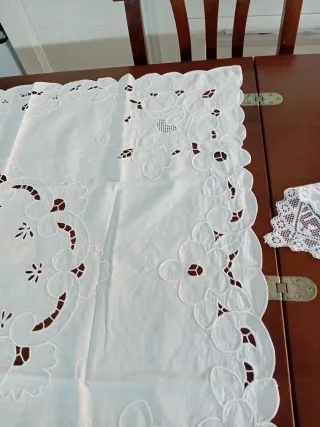 Tovaglia intaglio 80x80 cm