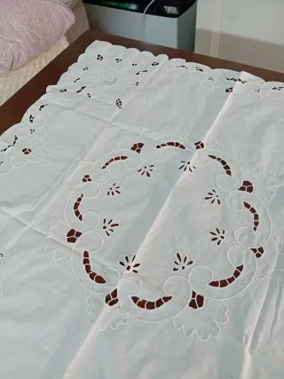 Tovaglia intaglio 80x80 cm