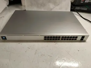 Ubiquiti UniFi Switch PRO 24 (24xGbE + 2x10Gb)