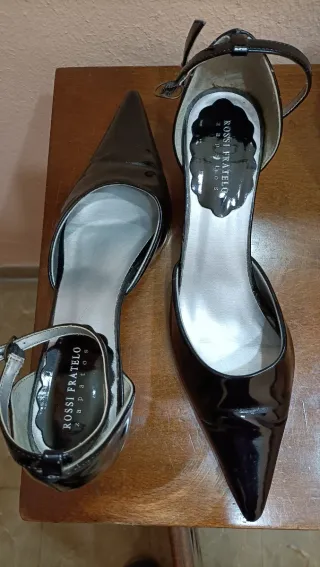 Dos pares. Zapatos Rossi Fratello. Mujer Tacón