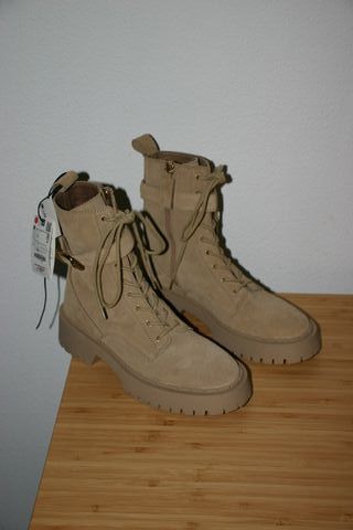 Botas beige tipo militar de Zara – Talla 37 Nueva