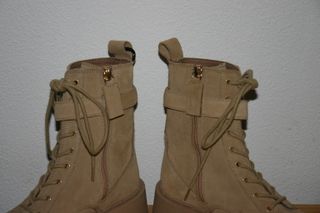 Botas beige tipo militar de Zara – Talla 37 Nueva