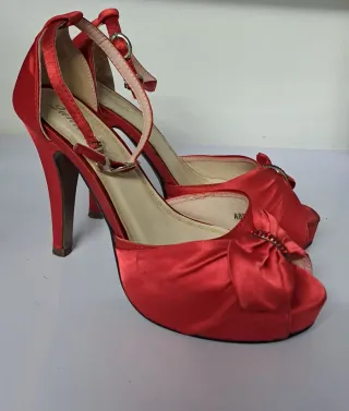 Zapatos de fiesta tacón rojos con lazo