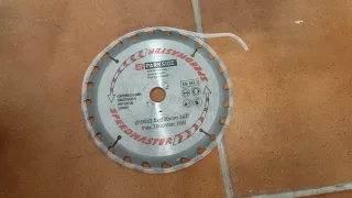 Sierra Circular Parkside de cable