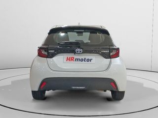 Toyota Yaris Hybrid 2WD Bussines