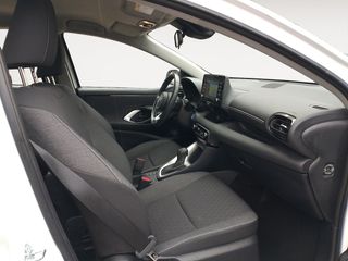 Toyota Yaris Hybrid 2WD Bussines